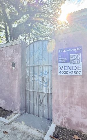 Casa à venda com 380m², 3 quartos e 4 vagas Casa à venda com 380m², 3 quartos e 4 vagasFachada