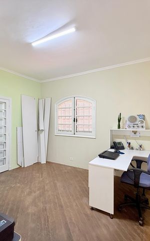 Casa à venda com 380m², 3 quartos e 4 vagas Casa à venda com 380m², 3 quartos e 4 vagasQuarto 1