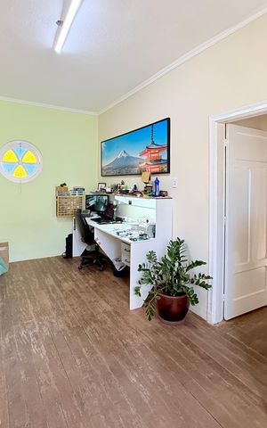 Casa à venda com 380m², 3 quartos e 4 vagas Casa à venda com 380m², 3 quartos e 4 vagasEscritório