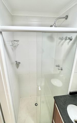 Apartamento à venda com 83m², 2 quartos e 2 vagas Apartamento à venda com 83m², 2 quartos e 2 vagasBanheiro da Suíte
