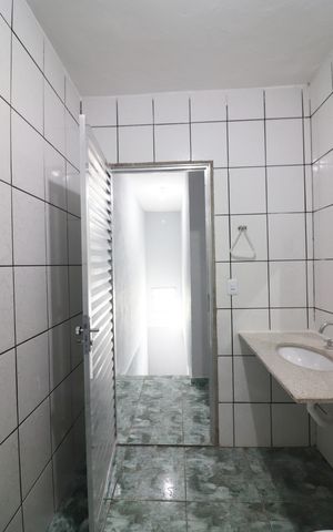 Casa à venda com 213m², 4 quartos e 2 vagasBanheiro 2  Casa 2