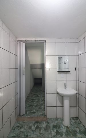 Casa à venda com 213m², 4 quartos e 2 vagasBanheiro Casa 2