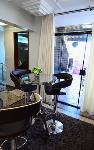Apartamento à venda com 204m², 2 quartos e 1 vaga