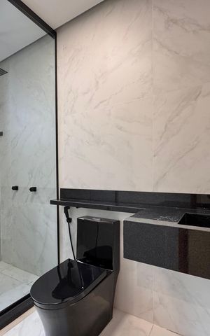 Casa de condomínio à venda com 145m², 3 quartos e 1 vaga Casa de condomínio à venda com 145m², 3 quartos e 1 vagaBanheiro da Suíte 1