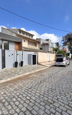 Casa de condomínio à venda com 145m², 3 quartos e 1 vaga Casa de condomínio à venda com 145m², 3 quartos e 1 vagaFachada