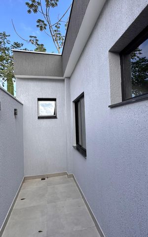 Casa de condomínio à venda com 145m², 3 quartos e 1 vaga Casa de condomínio à venda com 145m², 3 quartos e 1 vagaÁrea de Serviço