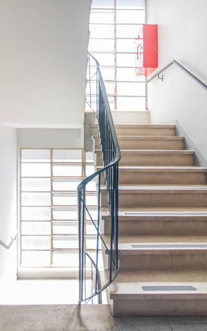 Apartamento para alugar com 90m², 3 quartos e 1 vagaEscada