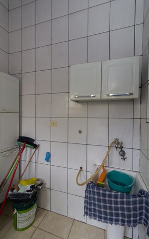 Casa de condomínio à venda com 61m², 2 quartos e 1 vaga Casa de condomínio à venda com 61m², 2 quartos e 1 vagaÁrea de Serviço