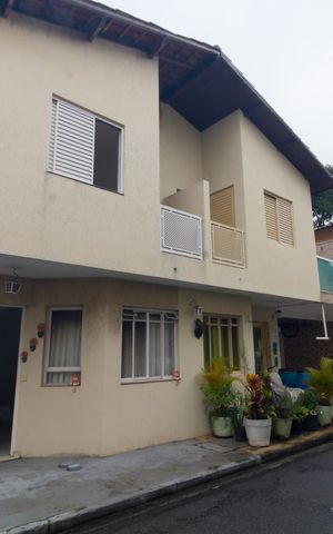 Casa de condomínio à venda com 61m², 2 quartos e 1 vaga Casa de condomínio à venda com 61m², 2 quartos e 1 vagaFachada