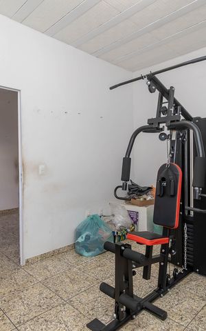 Casa à venda com 200m², 5 quartos e 3 vagas Casa à venda com 200m², 5 quartos e 3 vagasQuarto Casa 2