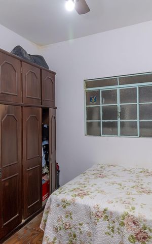 Casa à venda com 200m², 5 quartos e 3 vagas Casa à venda com 200m², 5 quartos e 3 vagasQuarto 1 Casa 1