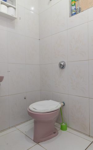 Casa à venda com 200m², 5 quartos e 3 vagas Casa à venda com 200m², 5 quartos e 3 vagasBanheiro Casa 1