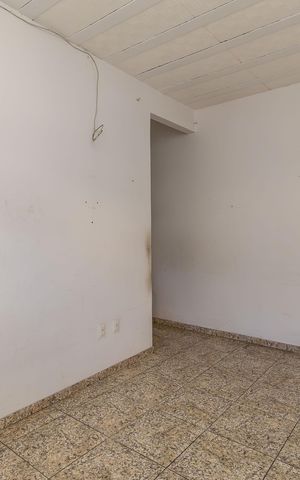 Casa à venda com 200m², 5 quartos e 3 vagas Casa à venda com 200m², 5 quartos e 3 vagasSala Casa 2