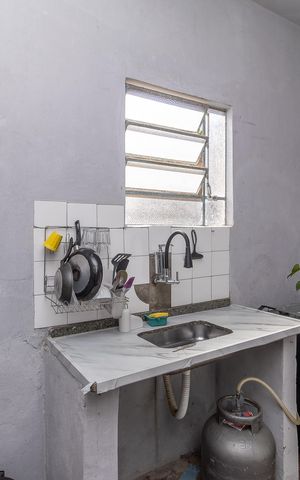 Casa à venda com 200m², 5 quartos e 3 vagas Casa à venda com 200m², 5 quartos e 3 vagasCozinha Casa 1