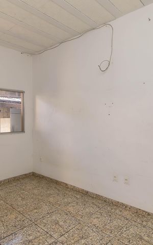 Casa à venda com 200m², 5 quartos e 3 vagas Casa à venda com 200m², 5 quartos e 3 vagasSala Casa 2