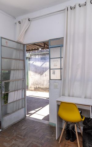 Casa à venda com 200m², 5 quartos e 3 vagas Casa à venda com 200m², 5 quartos e 3 vagasSala Casa 1