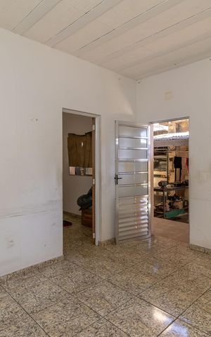 Casa à venda com 200m², 5 quartos e 3 vagas Casa à venda com 200m², 5 quartos e 3 vagasSala Casa 2