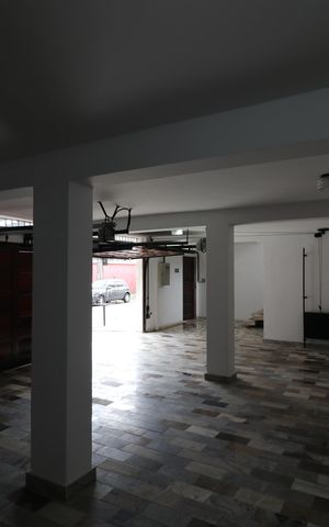 Casa à venda com 600m², 4 quartos e 3 vagasGaragem