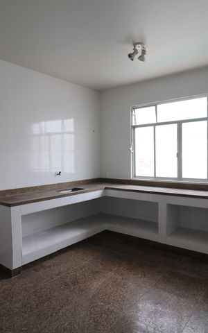 Casa à venda com 600m², 4 quartos e 3 vagasCozinha