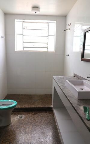 Casa à venda com 600m², 4 quartos e 3 vagasBanheiro Social