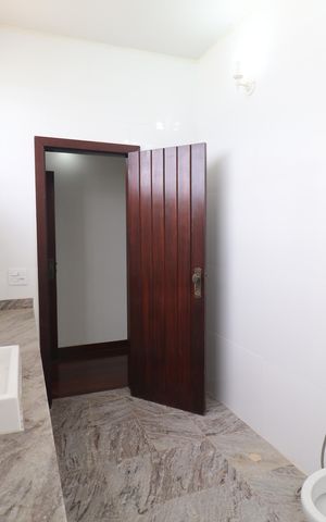 Casa à venda com 600m², 4 quartos e 3 vagasBanheiro da Suíte 2