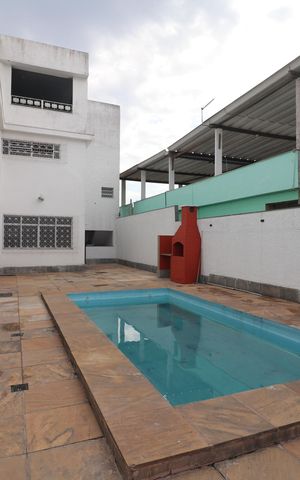 Casa à venda com 600m², 4 quartos e 3 vagasÁrea externa