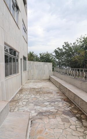 Casa à venda com 600m², 4 quartos e 3 vagasVaranda