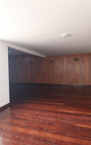 Casa à venda com 600m², 4 quartos e 3 vagasSala