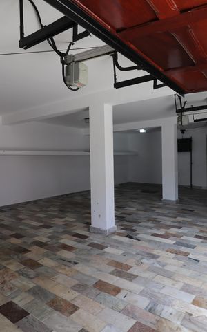 Casa à venda com 600m², 4 quartos e 3 vagasGaragem