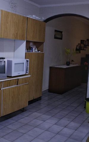 Casa à venda com 206m², 2 quartos e 2 vagas Casa à venda com 206m², 2 quartos e 2 vagasCozinha