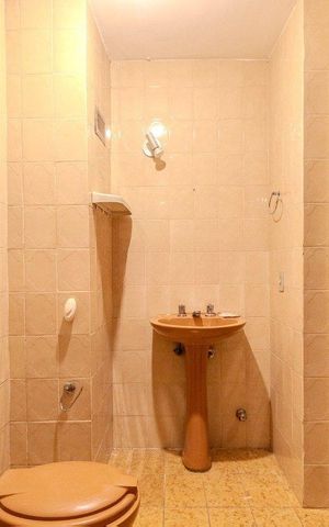 Apartamento à venda com 240m², 3 quartos e 3 vagasBanheiro de serviço