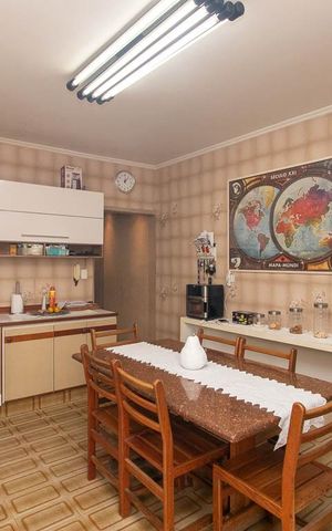 Casa à venda com 225m², 3 quartos e 3 vagasCozinha