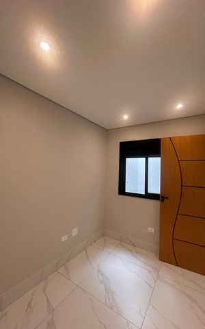 Casa à venda com 100m², 3 quartos e 2 vagas Casa à venda com 100m², 3 quartos e 2 vagasQuarto 2 - suíte 2