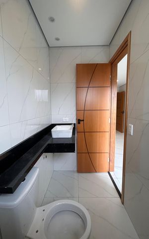 Casa à venda com 100m², 3 quartos e 2 vagas Casa à venda com 100m², 3 quartos e 2 vagasBanheiro da Suíte 3