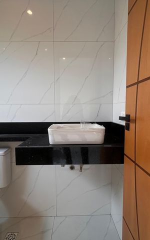 Casa à venda com 100m², 3 quartos e 2 vagas Casa à venda com 100m², 3 quartos e 2 vagasBanheiro da Suíte 3