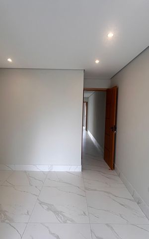 Casa à venda com 100m², 3 quartos e 2 vagas Casa à venda com 100m², 3 quartos e 2 vagasQuarto 3 - Suíte 3