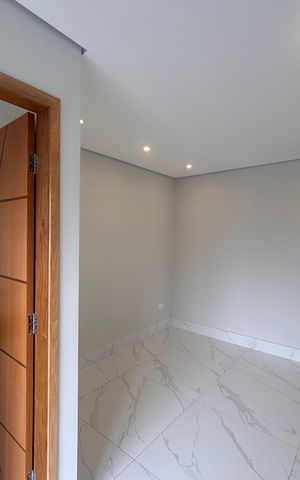 Casa à venda com 100m², 3 quartos e 2 vagas Casa à venda com 100m², 3 quartos e 2 vagasQuarto 3 - Suíte 3