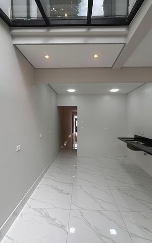 Casa à venda com 100m², 3 quartos e 2 vagas Casa à venda com 100m², 3 quartos e 2 vagasCozinha