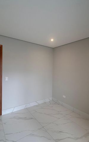 Casa à venda com 100m², 3 quartos e 2 vagas Casa à venda com 100m², 3 quartos e 2 vagasQuarto 1 - Suíte 1