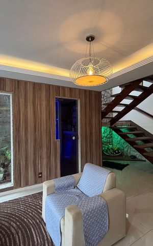 Casa à venda com 424m², 3 quartos e 5 vagas Casa à venda com 424m², 3 quartos e 5 vagasSala 1