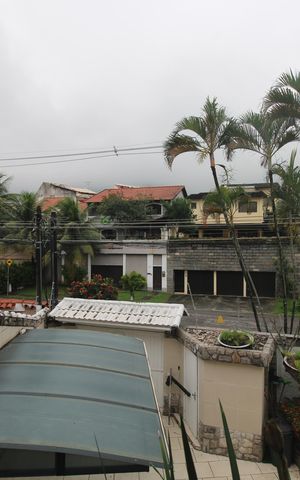 Casa à venda com 424m², 3 quartos e 5 vagasSuíte 1 - Varanda