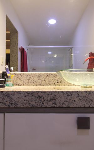 Casa à venda com 424m², 3 quartos e 5 vagasBanheiro da suíte 2
