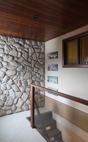 Casa à venda com 424m², 3 quartos e 5 vagasCorredor