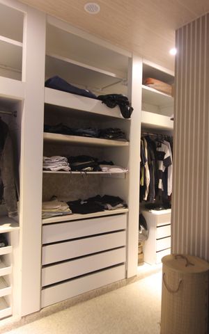 Casa à venda com 424m², 3 quartos e 5 vagasSuíte 2 - Closet