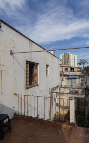 Casa à venda com 124m², 2 quartos e 2 vagas Casa à venda com 124m², 2 quartos e 2 vagasVaranda
