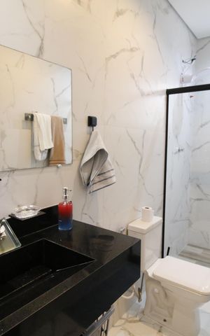 Casa à venda com 200m², 3 quartos e 2 vagasBanheiro