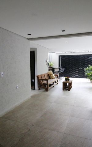 Casa à venda com 200m², 3 quartos e 2 vagasQuintal