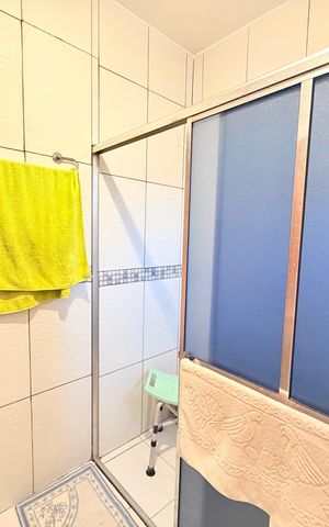 Casa à venda com 260m², 3 quartos e 2 vagas