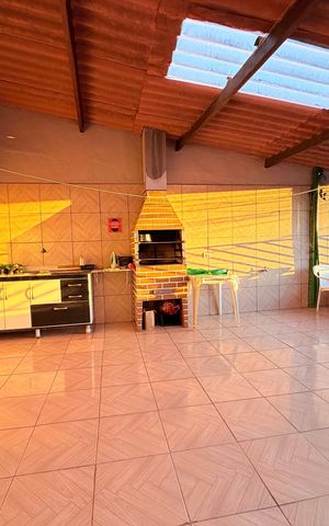 Casa à venda com 260m², 3 quartos e 2 vagas