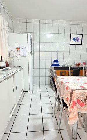 Casa à venda com 260m², 3 quartos e 2 vagas